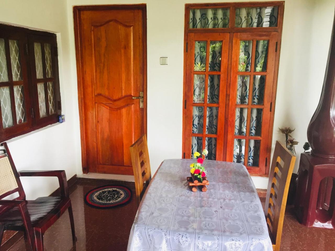 Malee Homestay Polonnaruwa Exterior foto